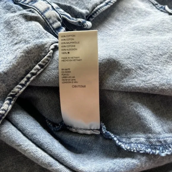 Free People “Samantha Ruffle Buttondown” Denim Shirt
Size XS oversized - Picture 14 of 15